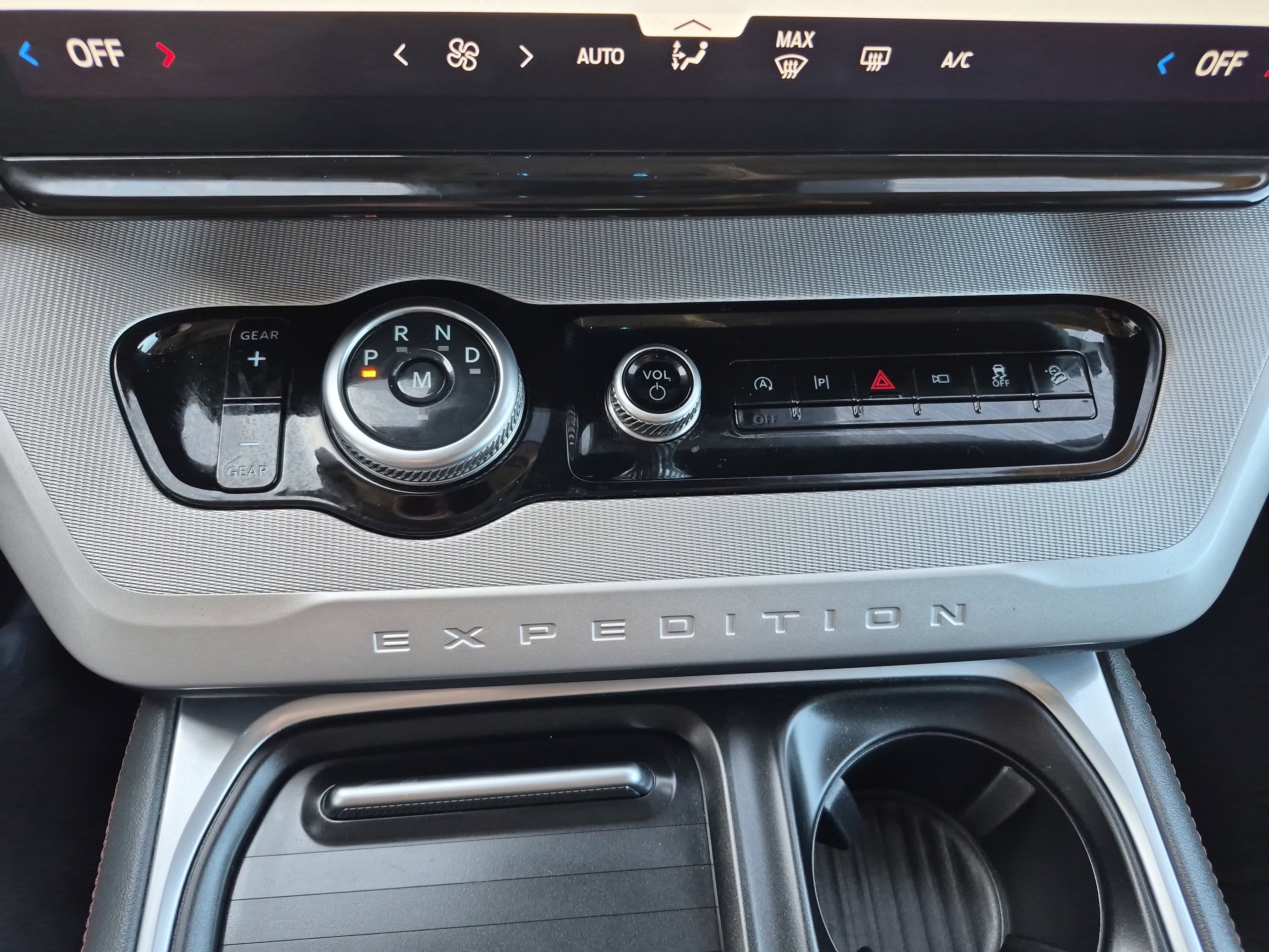 Certified 2025 Ford Expedition Active image 31