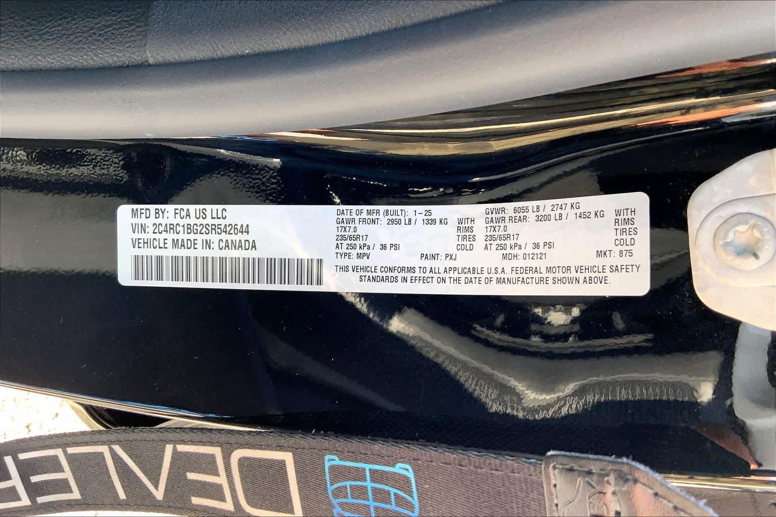 Used 2025 Chrysler Pacifica Select FWD image 31