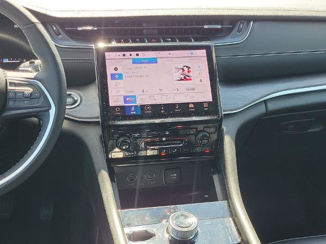 Used 2023 Jeep Grand Cherokee L Limited AWD/4WD image 28