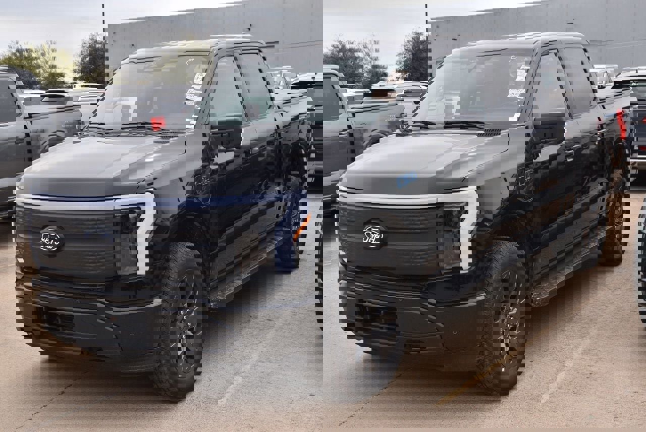 Certified 2025 Ford F150 Lightning Flash image 2
