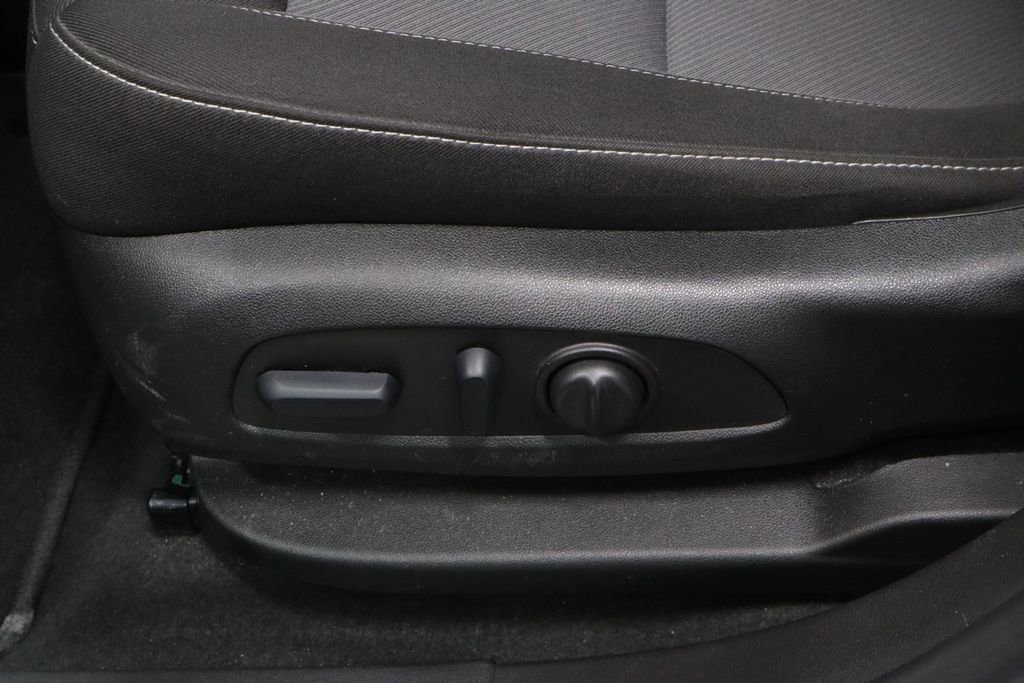 Used 2025 Chevrolet Blazer LT image 24