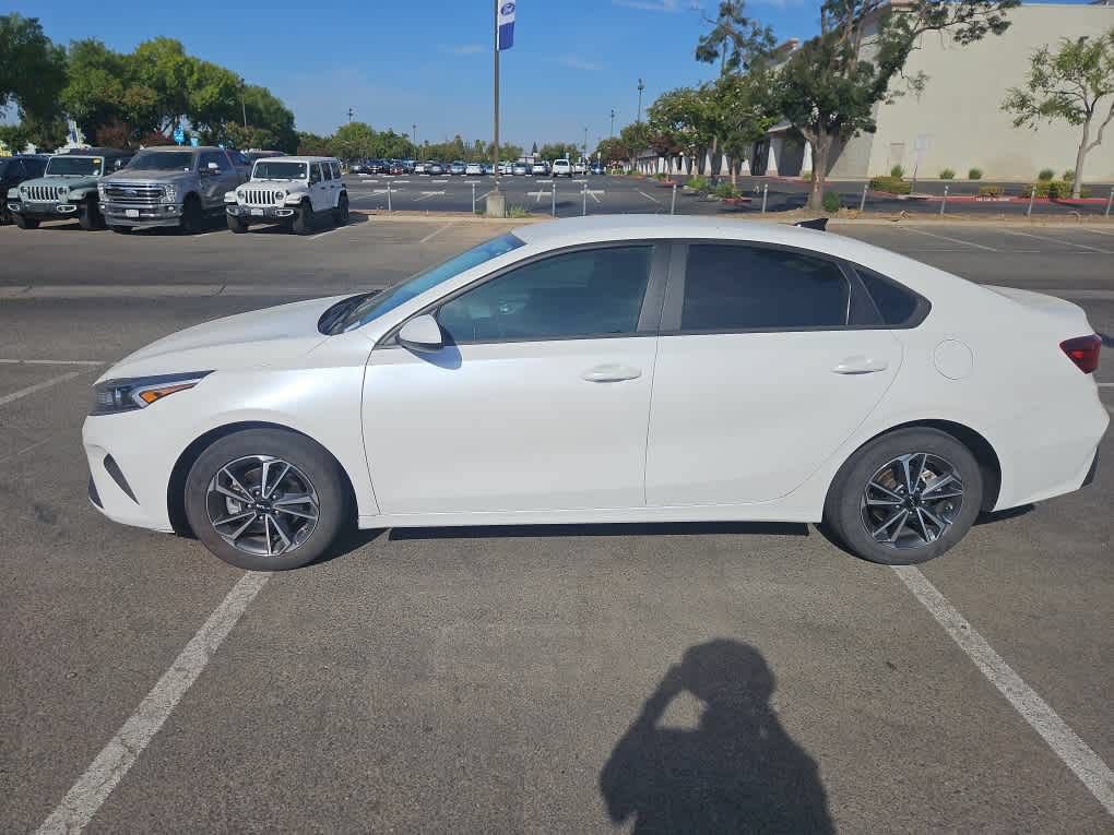 Used 2023 Kia Forte LXS FWD image 4