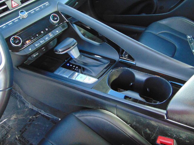 Used 2025 Hyundai Elantra Limited FWD image 14