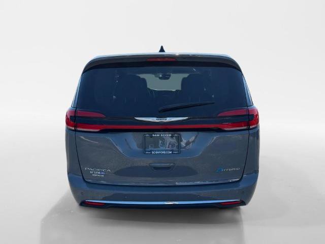Used 2023 Chrysler Pacifica Touring-L FWD image 4