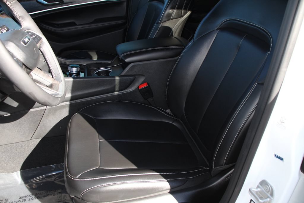 Used 2025 Jeep Grand Cherokee L Limited AWD/4WD image 23
