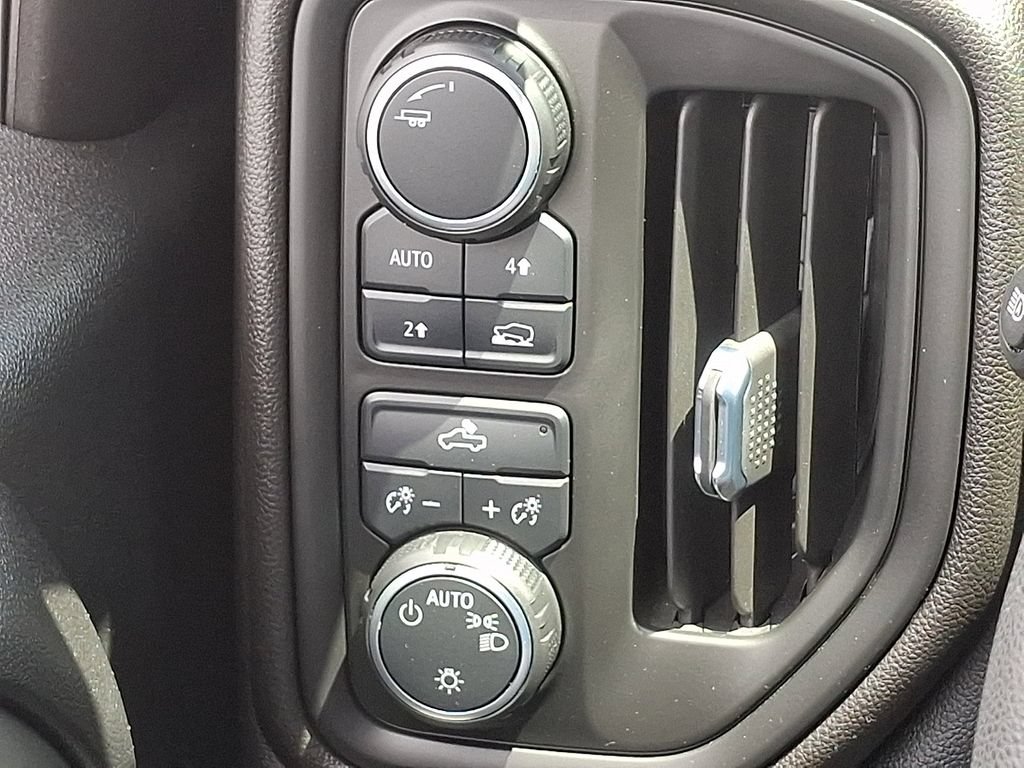 Used 2022 Chevrolet Silverado 1500 Custom AWD/4WD image 25