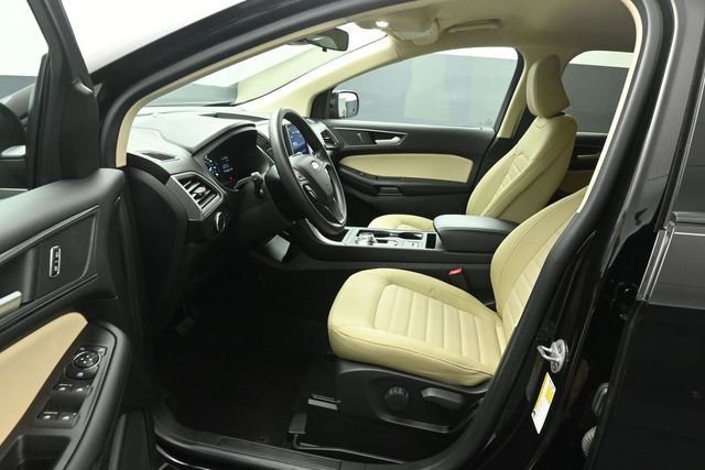 Certified 2024 Ford Edge SE w/ Black Appearance Package AWD/4WD image 10