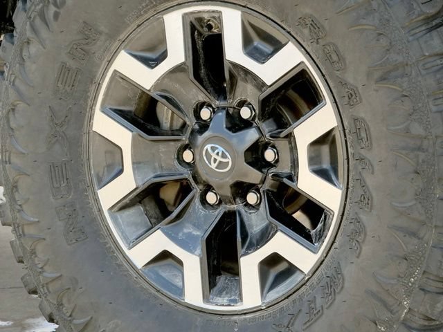 Used 2020 Toyota Tacoma TRD Off-Road AWD/4WD image 13