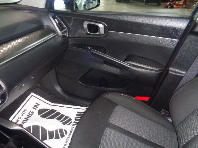 Used 2022 Kia Sorento LX image 18