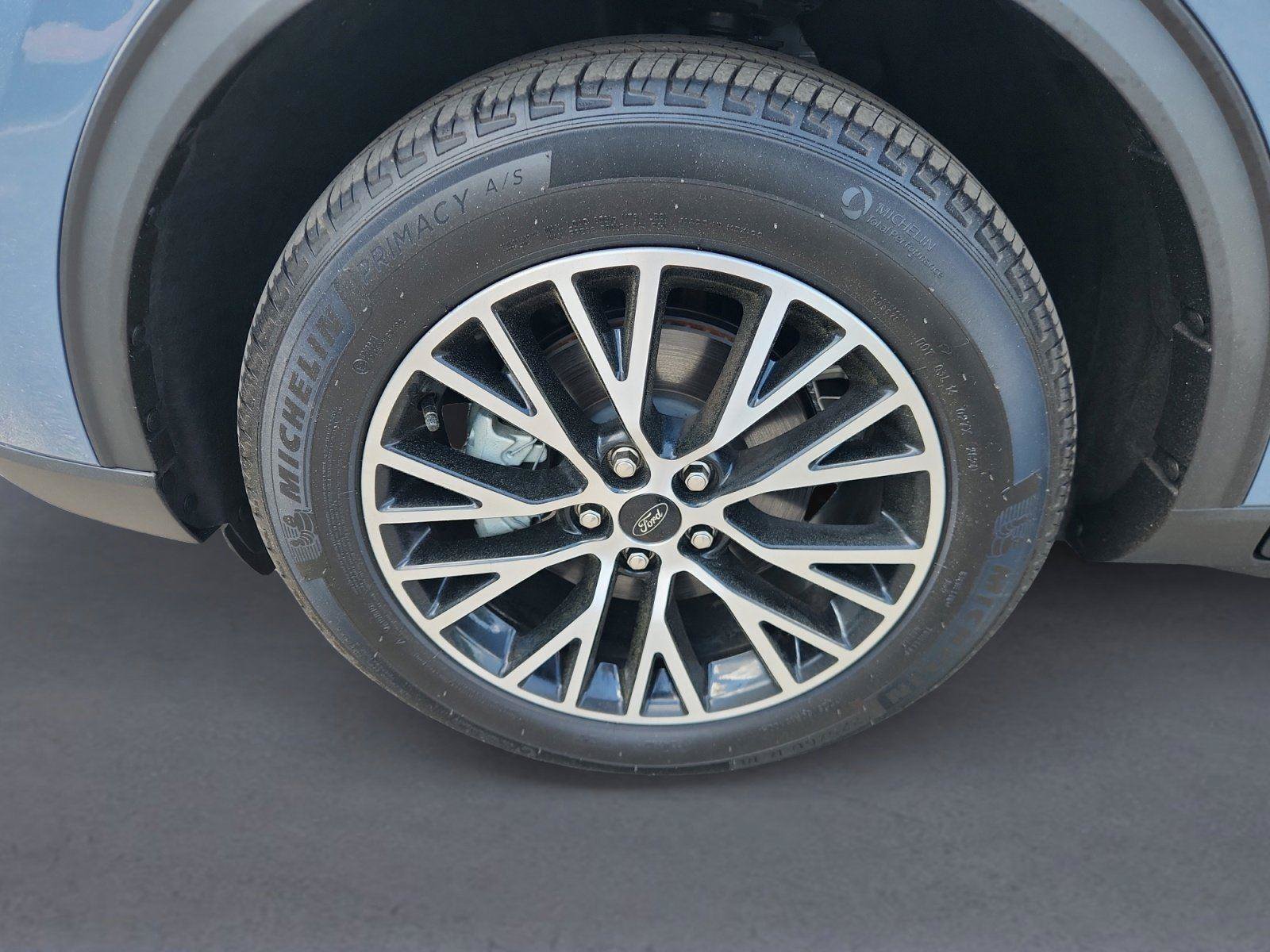 Certified 2024 Ford Escape SE FWD image 9