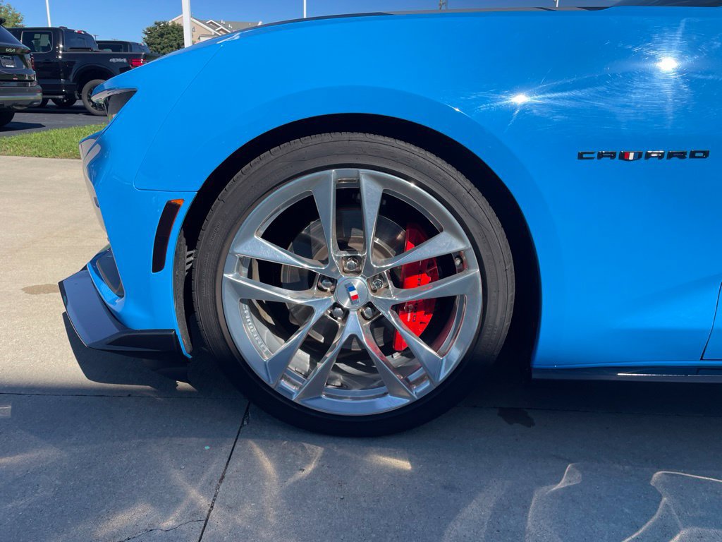 Used 2022 Chevrolet Camaro SS w/ Design Package 3 RWD image 16