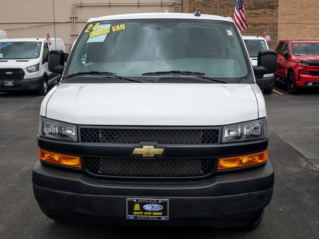 Used 2024 Chevrolet Express 2500 Extended w/ Driver Convenience Package RWD image 4
