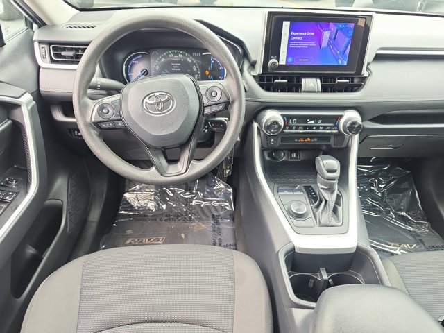 Used 2024 Toyota RAV4 LE AWD/4WD image 15