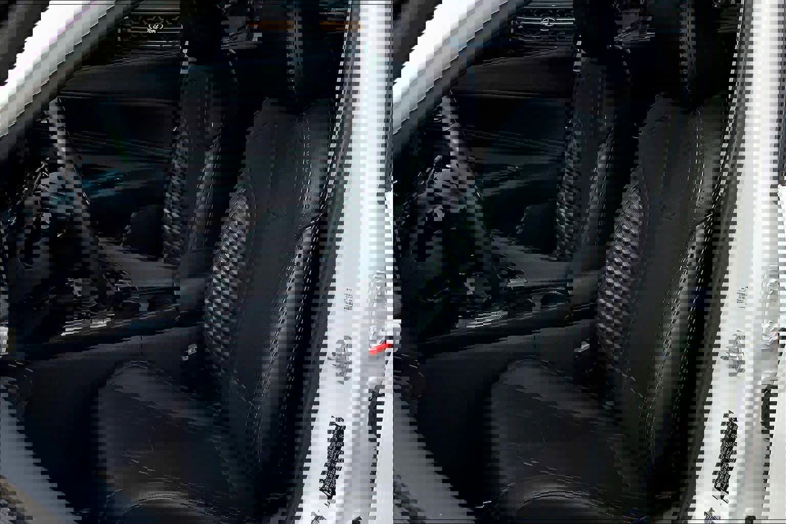 Used 2023 Hyundai Elantra Limited image 9