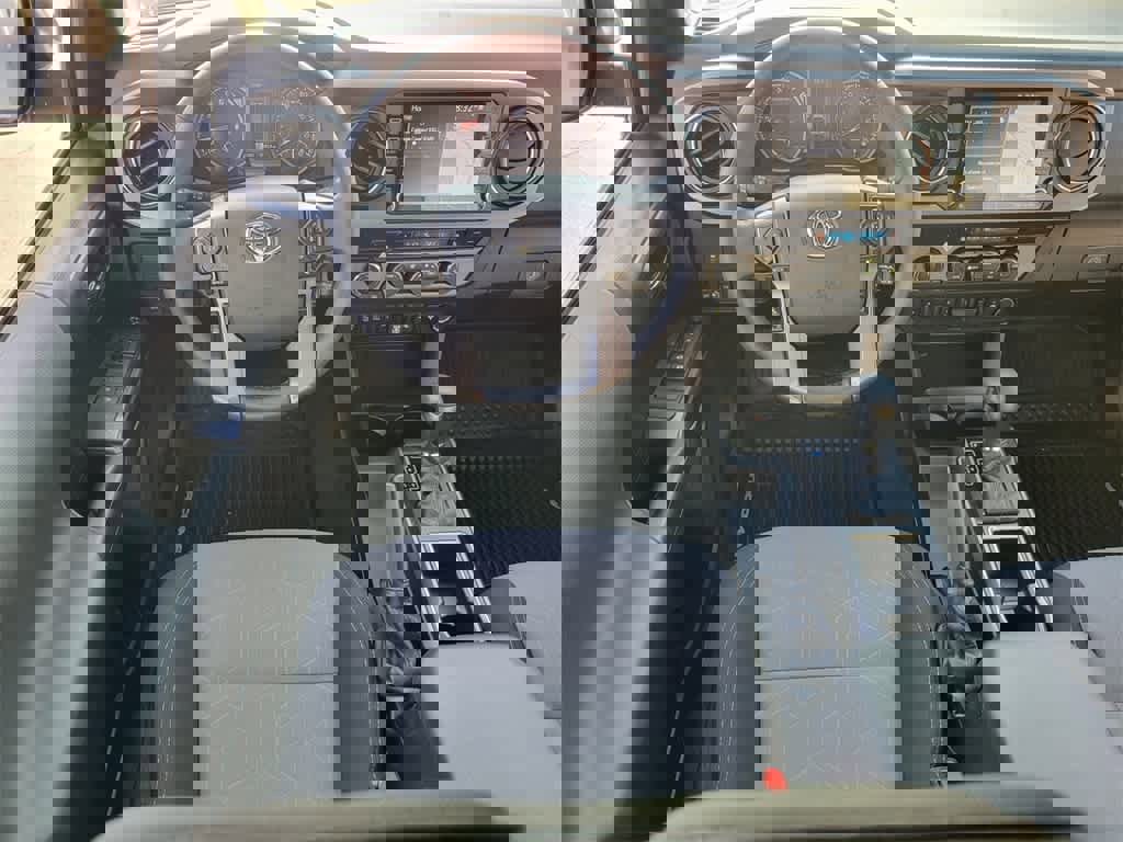 Used 2020 Toyota Tacoma TRD Sport image 12