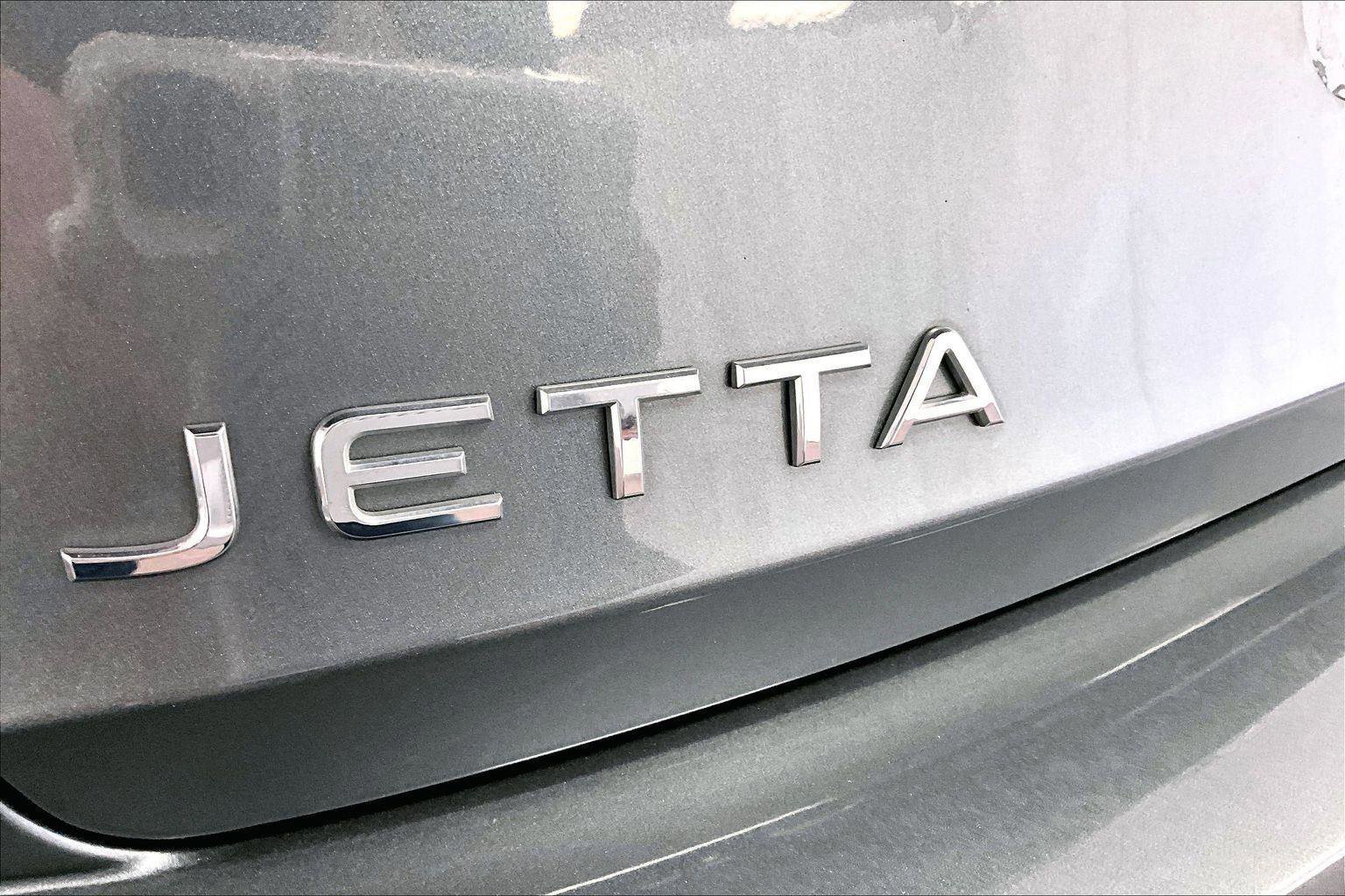 Used 2022 Volkswagen Jetta SE image 13