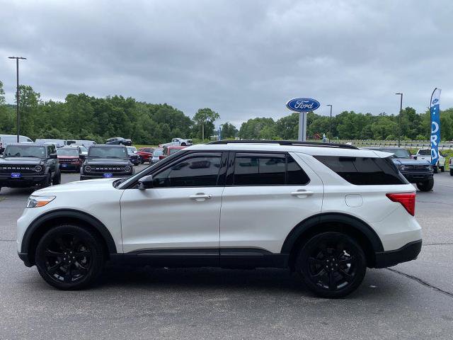 Certified 2022 Ford Explorer XLT w/ Equipment Group 202A AWD/4WD image 4