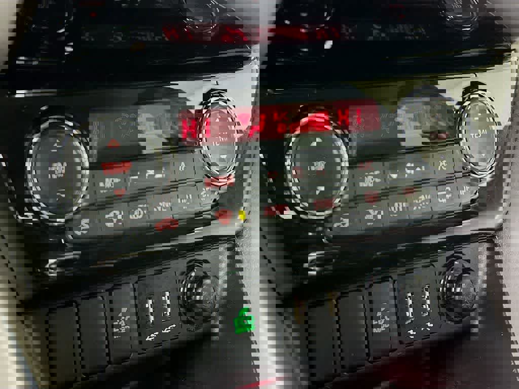 Used 2024 Mitsubishi Eclipse Cross SE image 20