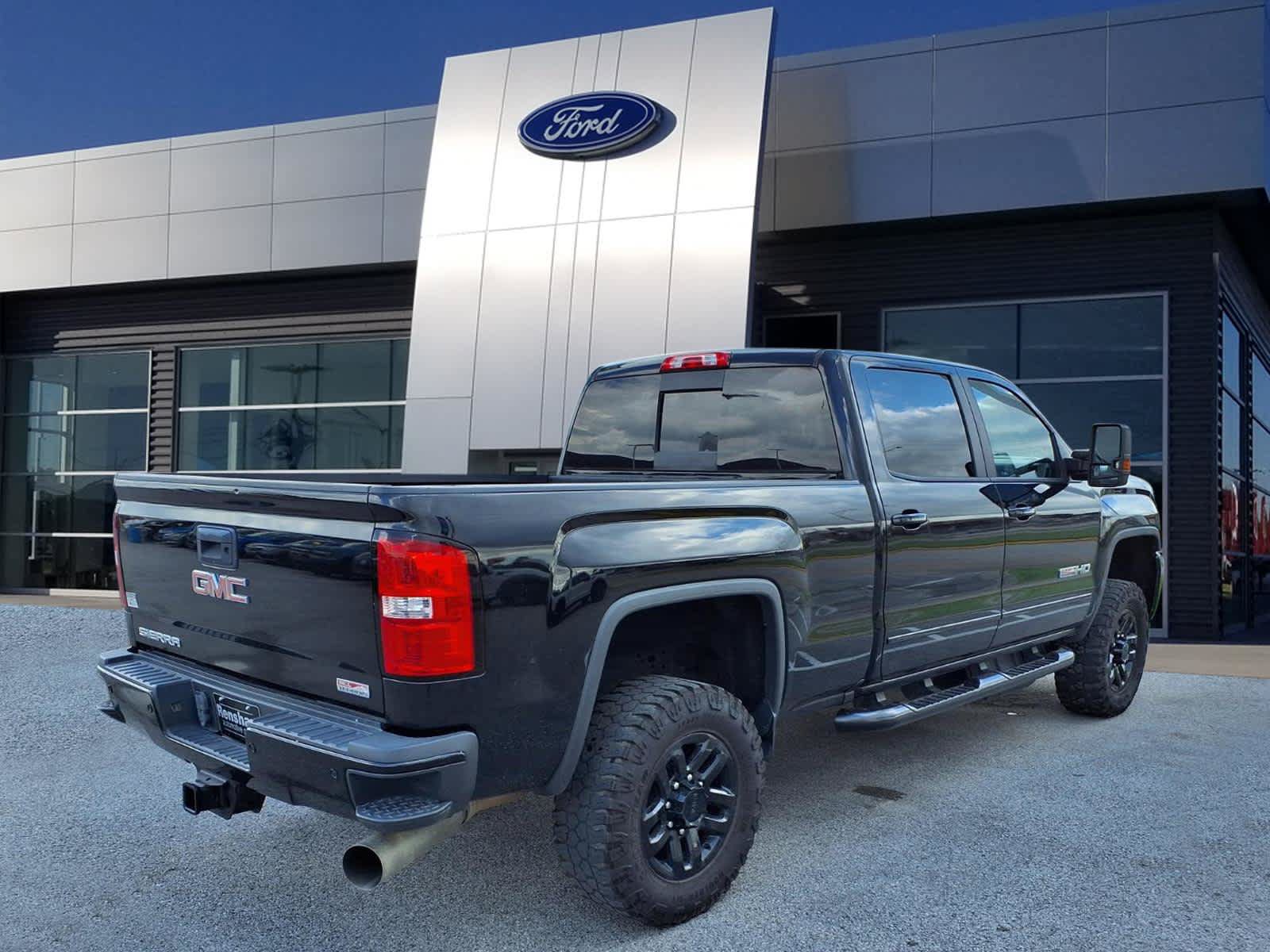 Used 2017 GMC Sierra 2500 SLT w/ Duramax Plus Package AWD/4WD image 2
