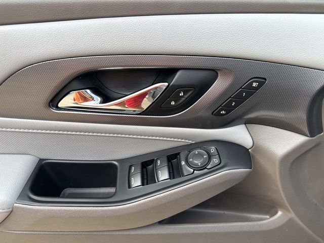 Used 2021 Chevrolet Traverse Premier image 21