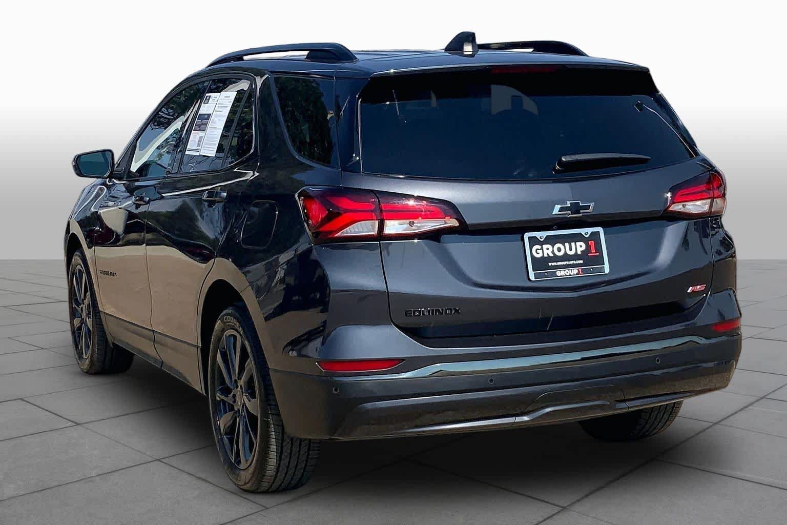 Used 2022 Chevrolet Equinox RS w/ RS Leather Package FWD image 12