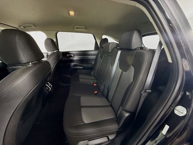 Used 2023 Kia Sorento LX image 22