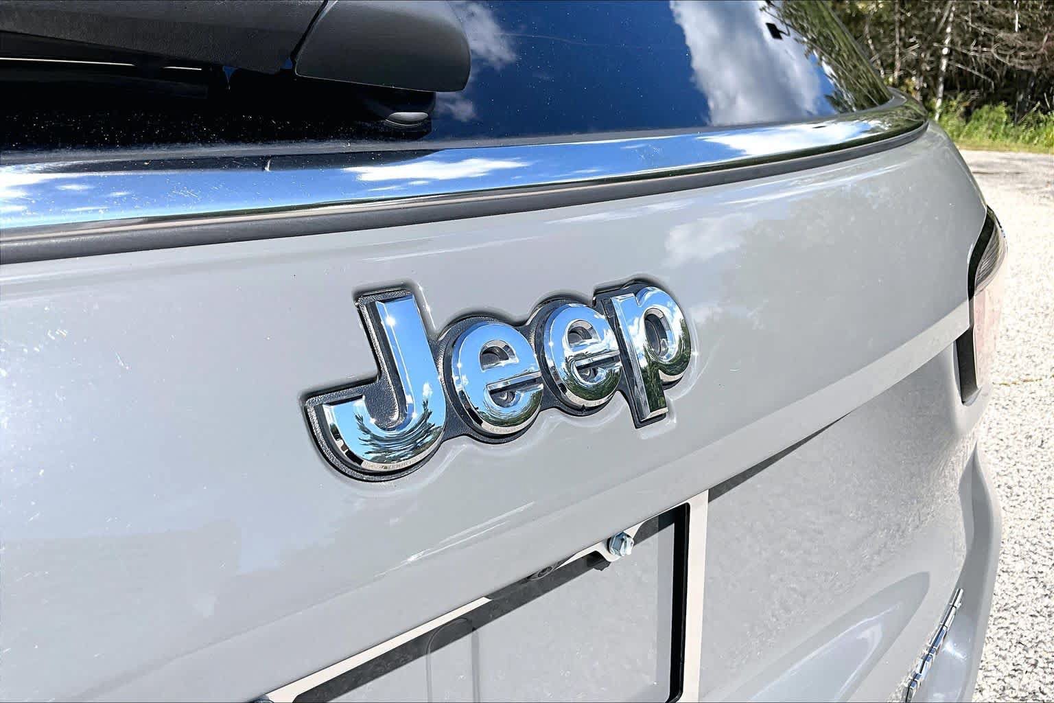 Used 2024 Jeep Compass Limited AWD/4WD image 33