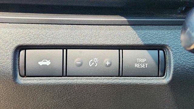 Used 2024 Nissan Altima 2.5 SV FWD image 10