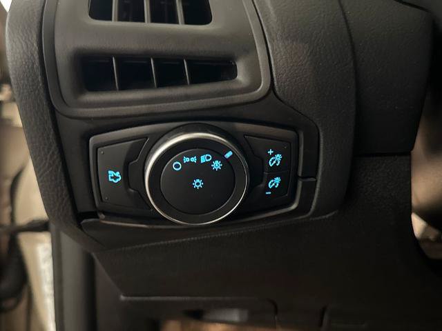 Certified 2018 Ford Focus SE FWD image 18