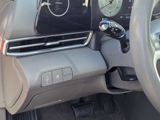 Used 2024 Hyundai Elantra SEL image 19