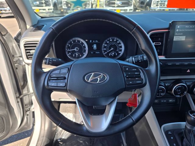 Used 2022 Hyundai Venue SEL FWD image 20
