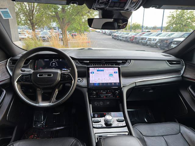 Used 2024 Jeep Grand Cherokee Overland AWD/4WD image 32