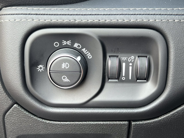 Used 2025 RAM 1500 Limited AWD/4WD image 20