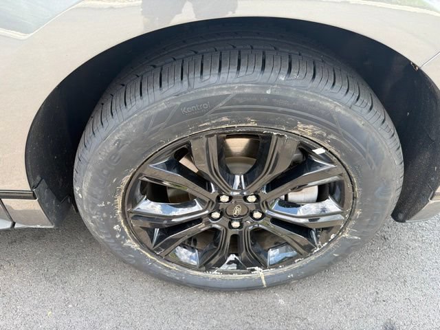 Certified 2024 Ford Edge SE w/ Black Appearance Package AWD/4WD image 26