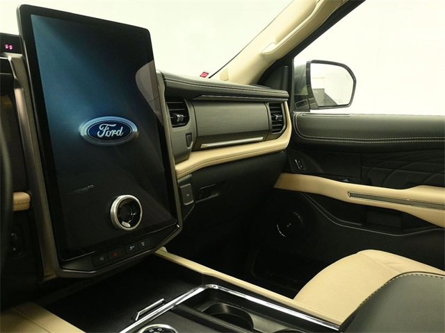 Certified 2024 Ford Expedition Platinum image 12