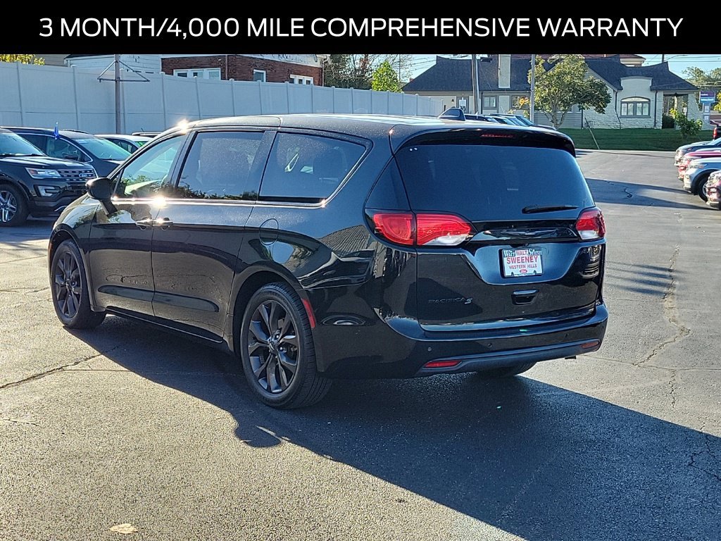 Used 2018 Chrysler Pacifica Touring Plus w/ S Appearance Package FWD image 3