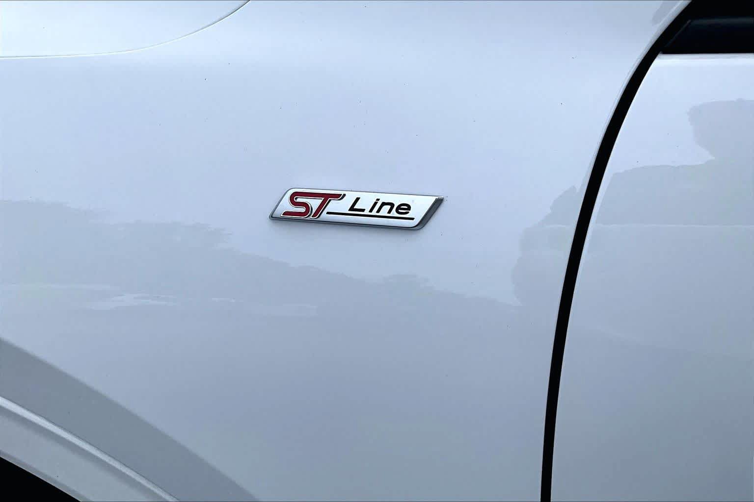 Certified 2023 Ford Escape ST-Line Select w/ Tech Pack #2 AWD/4WD image 10