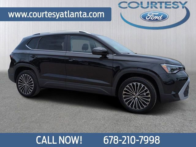 Used 2025 Volkswagen Taos SE FWD image 6