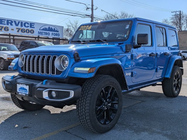 Used 2024 Jeep Wrangler Unlimited Sahara AWD/4WD image 8