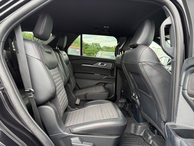 Certified 2025 Ford Explorer ST-Line AWD/4WD image 16
