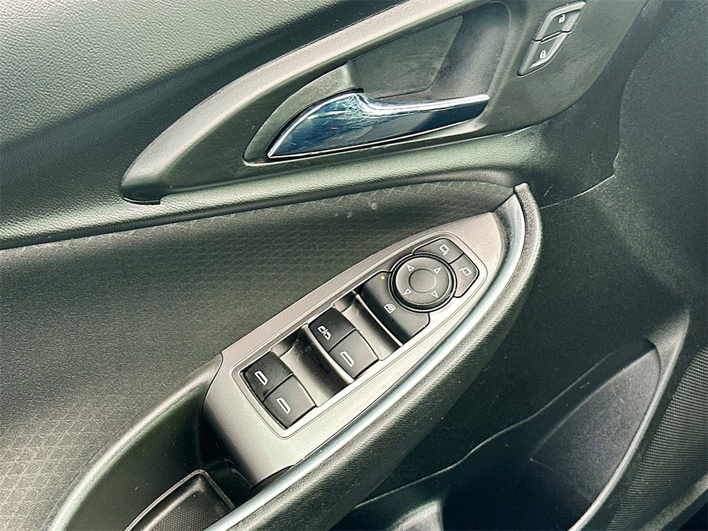 Used 2021 Chevrolet Malibu LT image 21