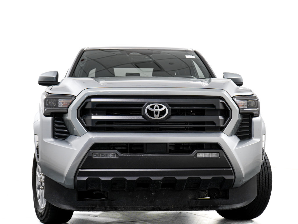 Used 2025 Toyota Tacoma SR5 AWD/4WD image 3