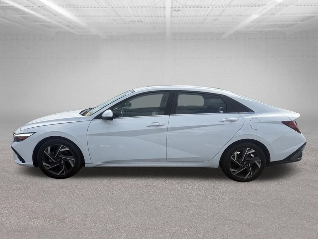 Used 2024 Hyundai Elantra SEL w/ Convenience Package FWD image 12