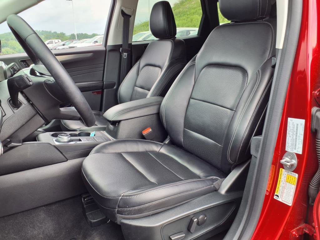 Certified 2022 Ford Escape Titanium image 8