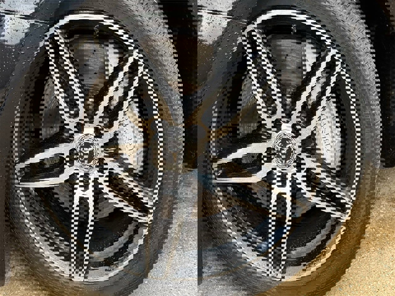 Used 2019 Mercedes-Benz E 300 w/ AMG Line Exterior image 9