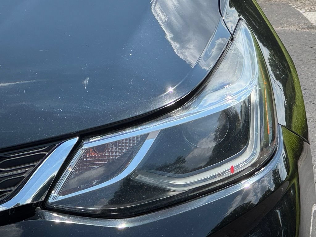 Used 2017 Chevrolet Cruze LT FWD image 5