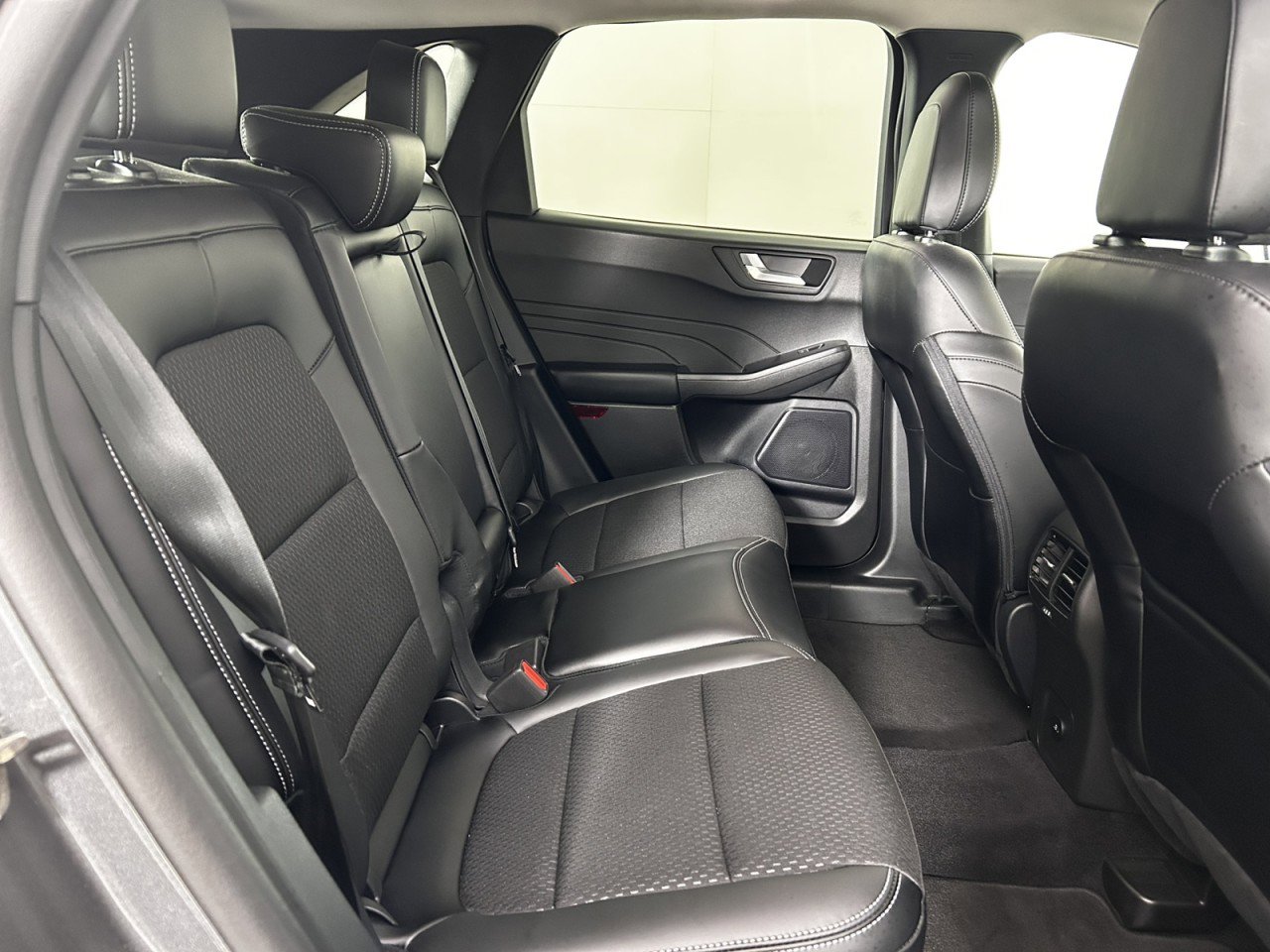 Certified 2025 Ford Escape SE FWD image 13