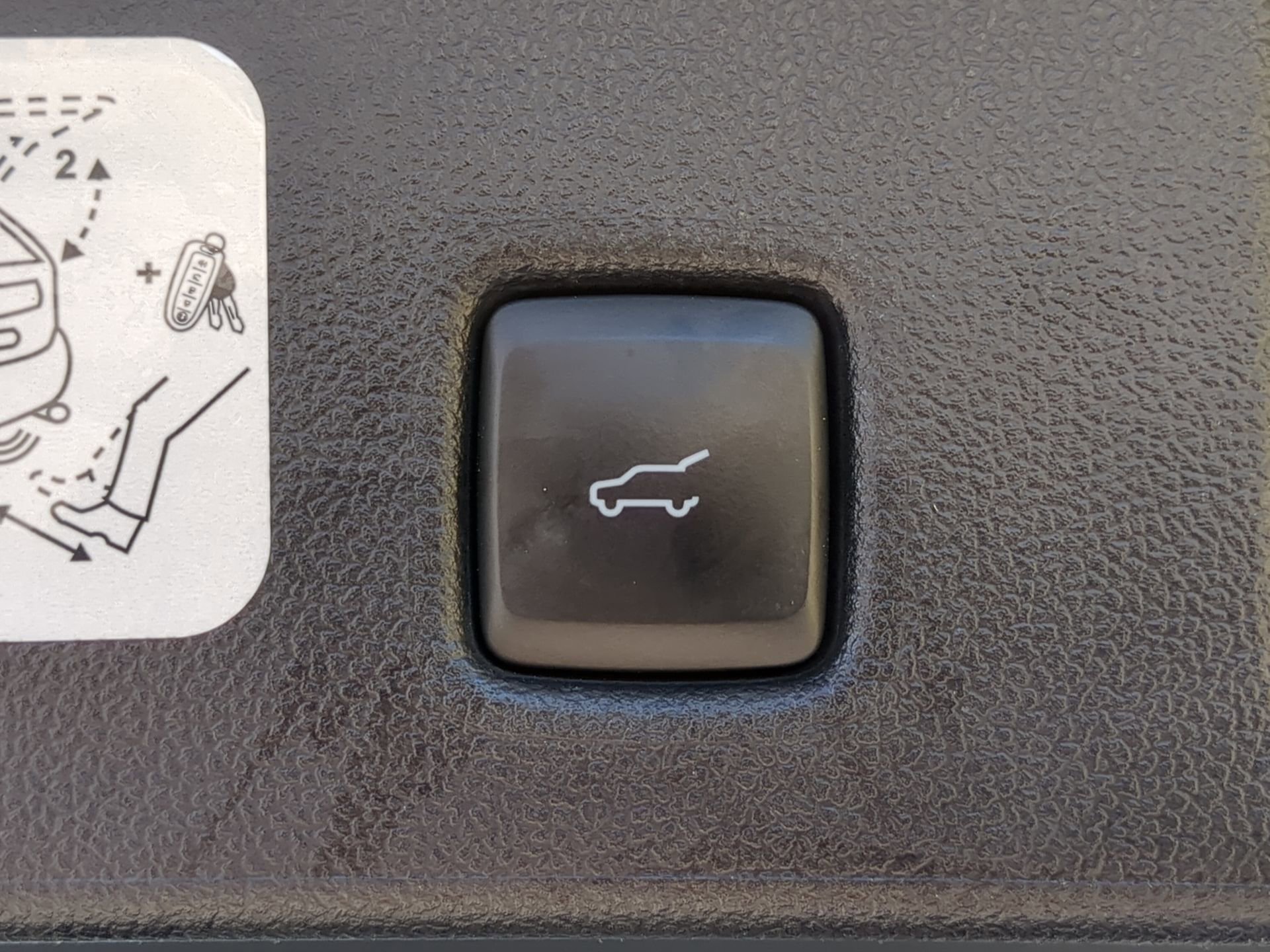 Certified 2020 Ford Escape SEL image 39