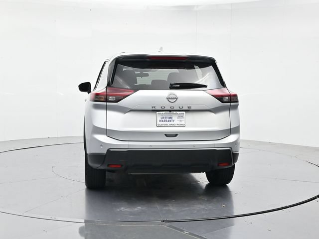 Used 2025 Nissan Rogue SV FWD image 8