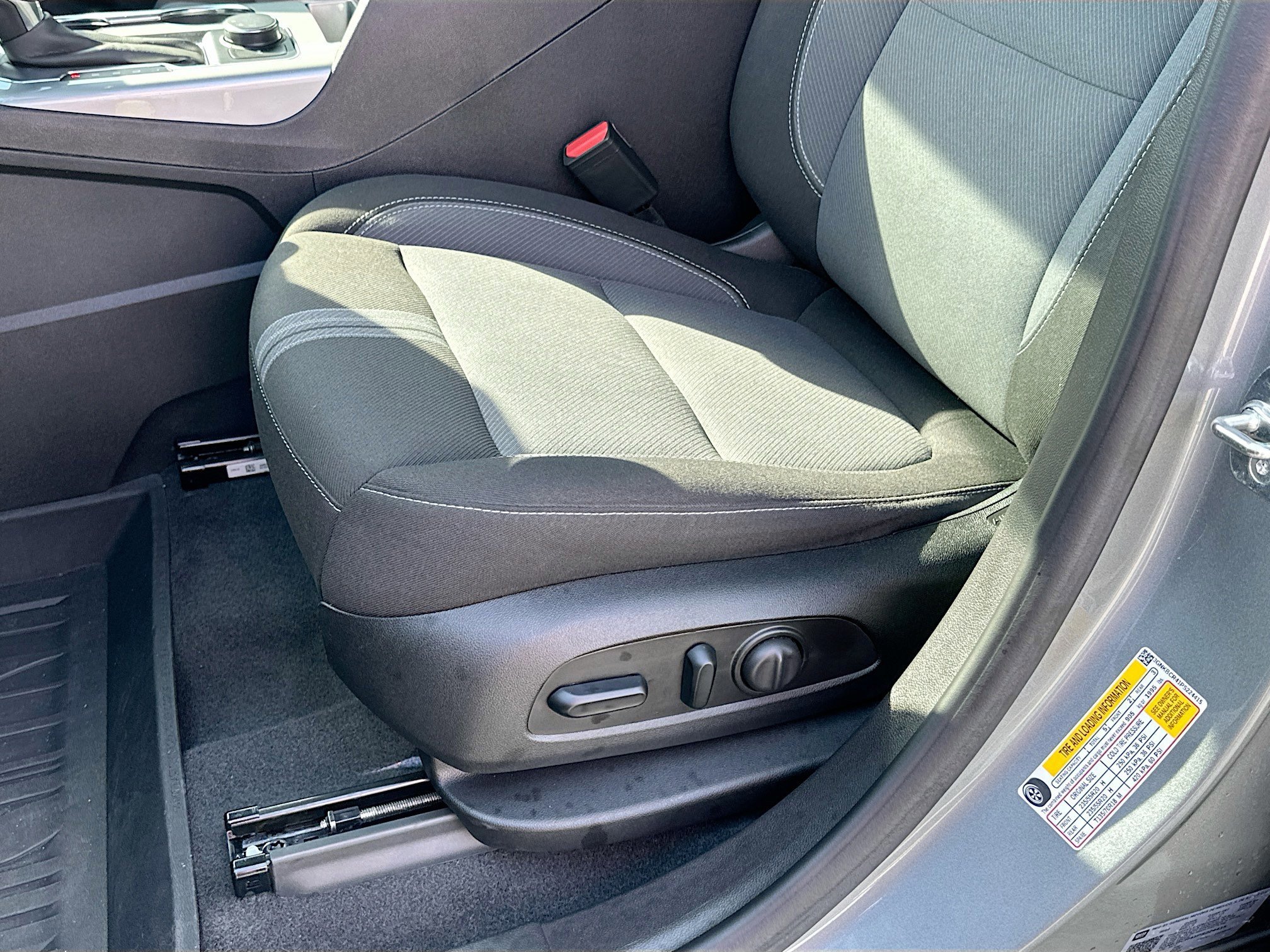 Used 2023 Chevrolet Blazer LT w/ Driver Confidence Package image 18